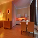 Central Walk Fashionstreet Apartmnts
